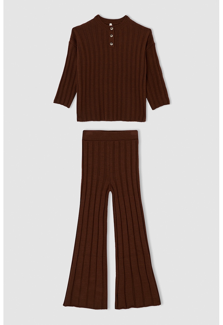 Set de pantaloni cu striatii si pulover