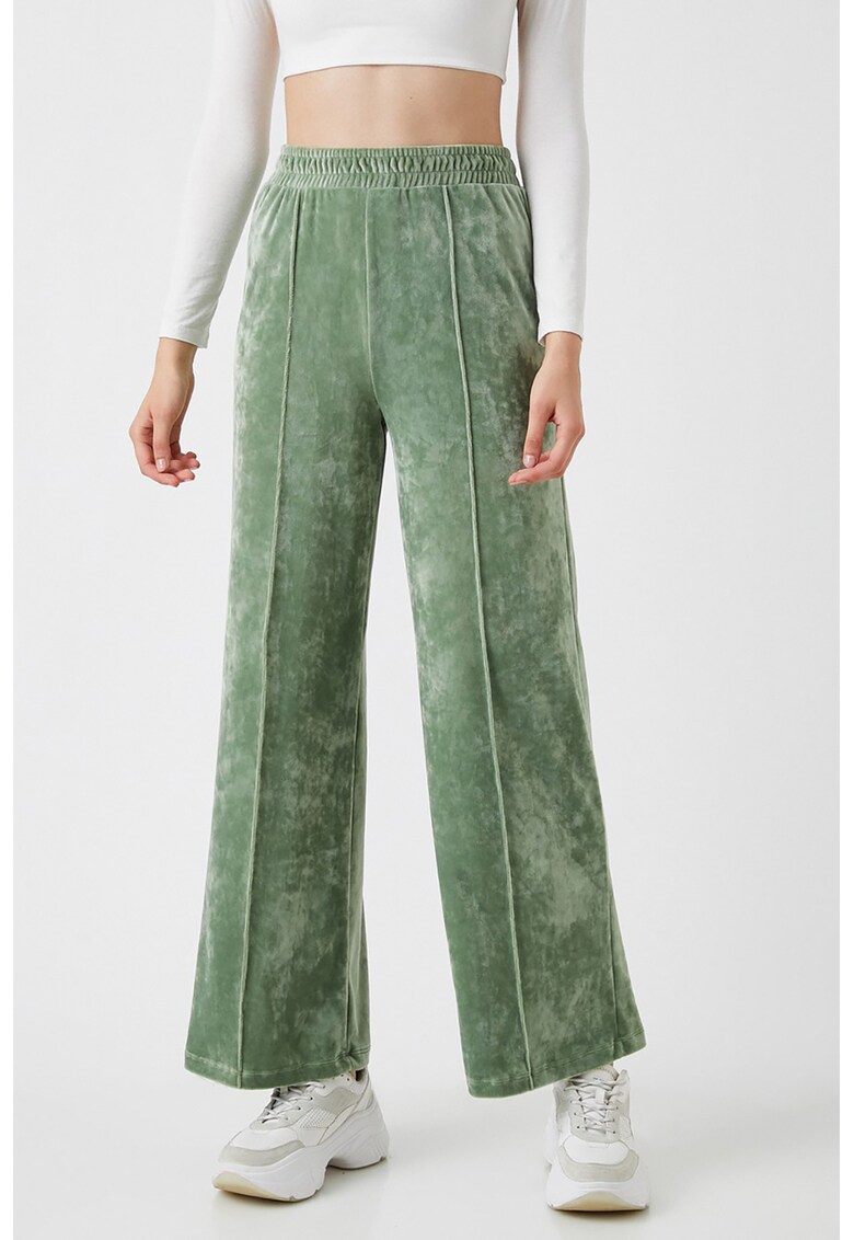 Pantaloni cu croiala ampla si aspect catifelat fashiondays.ro