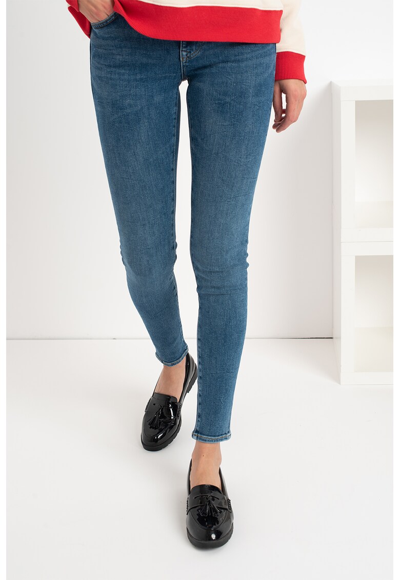 Дънки по тялото SUPERDRY