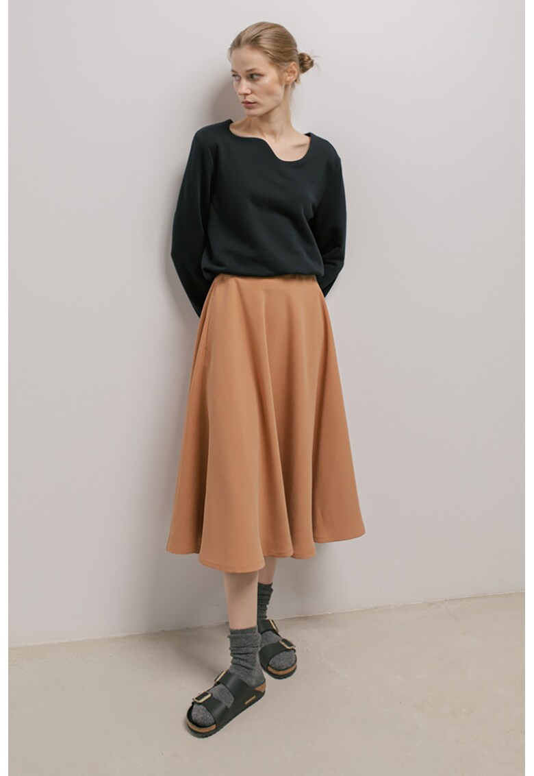 Разкроена пола с джобове встрани
