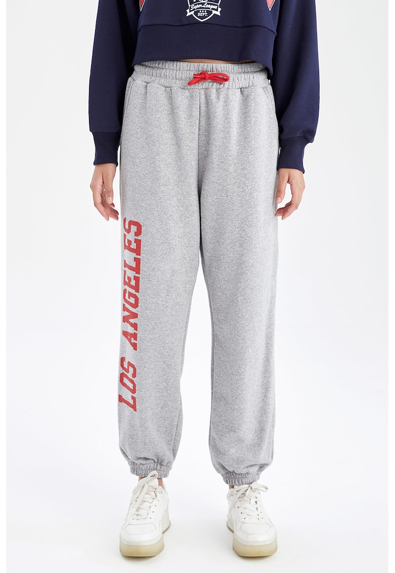 Pantaloni sport relaxed fit cu imprimeu tematic NBA