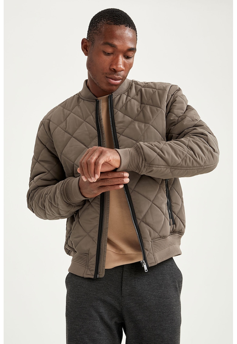 Jacheta bomber cu model matlasat