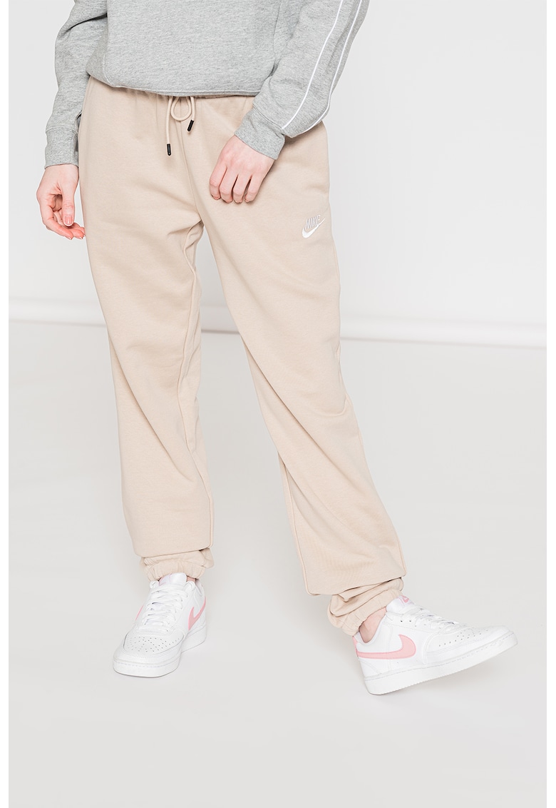 Спортен панталон Sportswear Essentials с връзка Nike