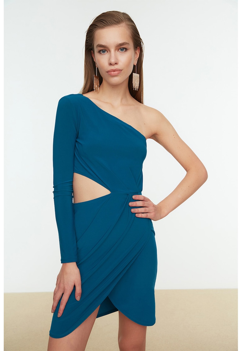 Rochie scurta cu slit frontal