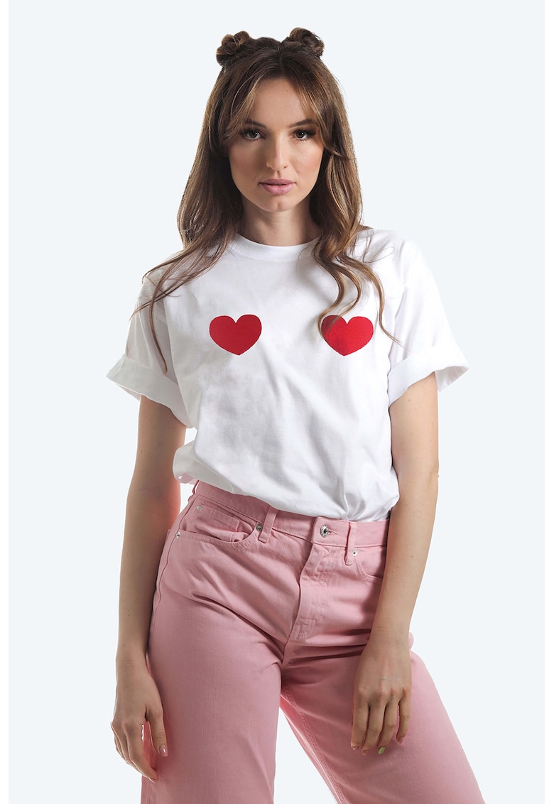 Тениска с овално деколте и шарка на сърца