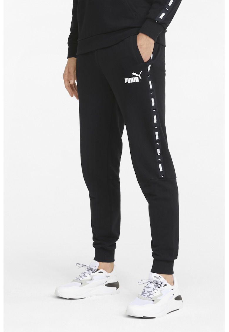 Pantaloni sport conici cu benzi logo Essentials+