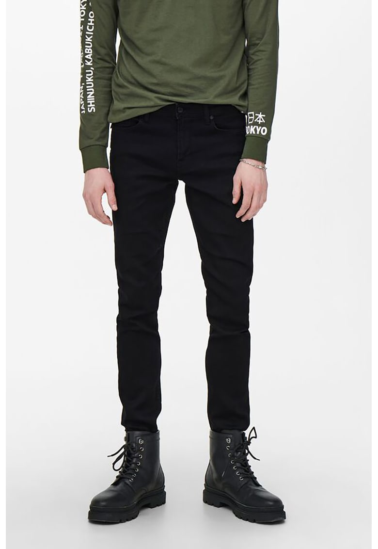 Blugi slim fit cu talie medie