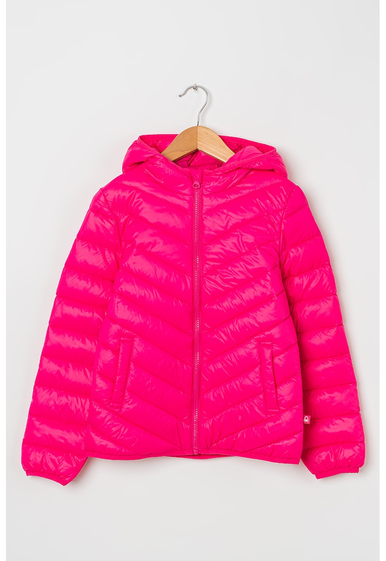 Леко подплатено зимно яке с качулка United Colors of Benetton