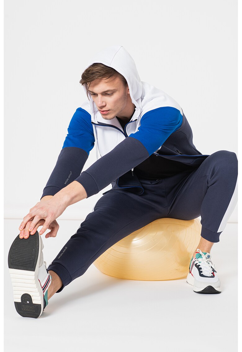 Спортен екип с лого и цип