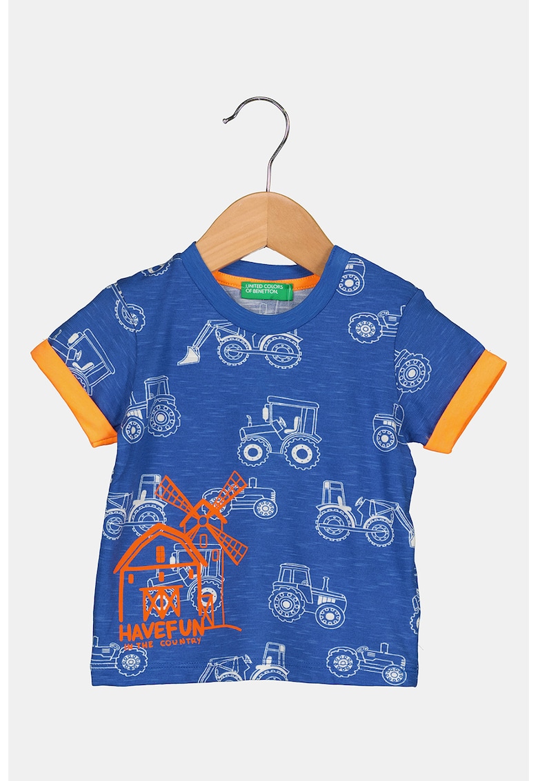 Tricou cu imprimeu si decolteu la baza gatului