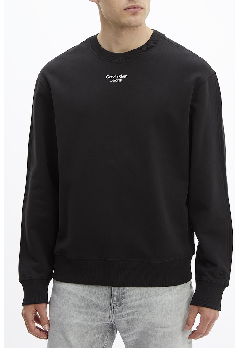 Bluza sport cu decolteu la baza gatului