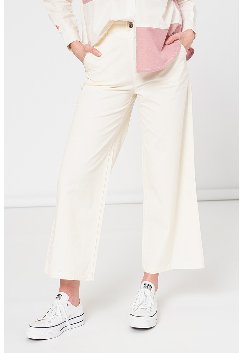 Pantaloni cu croiala ampla si talie inalta