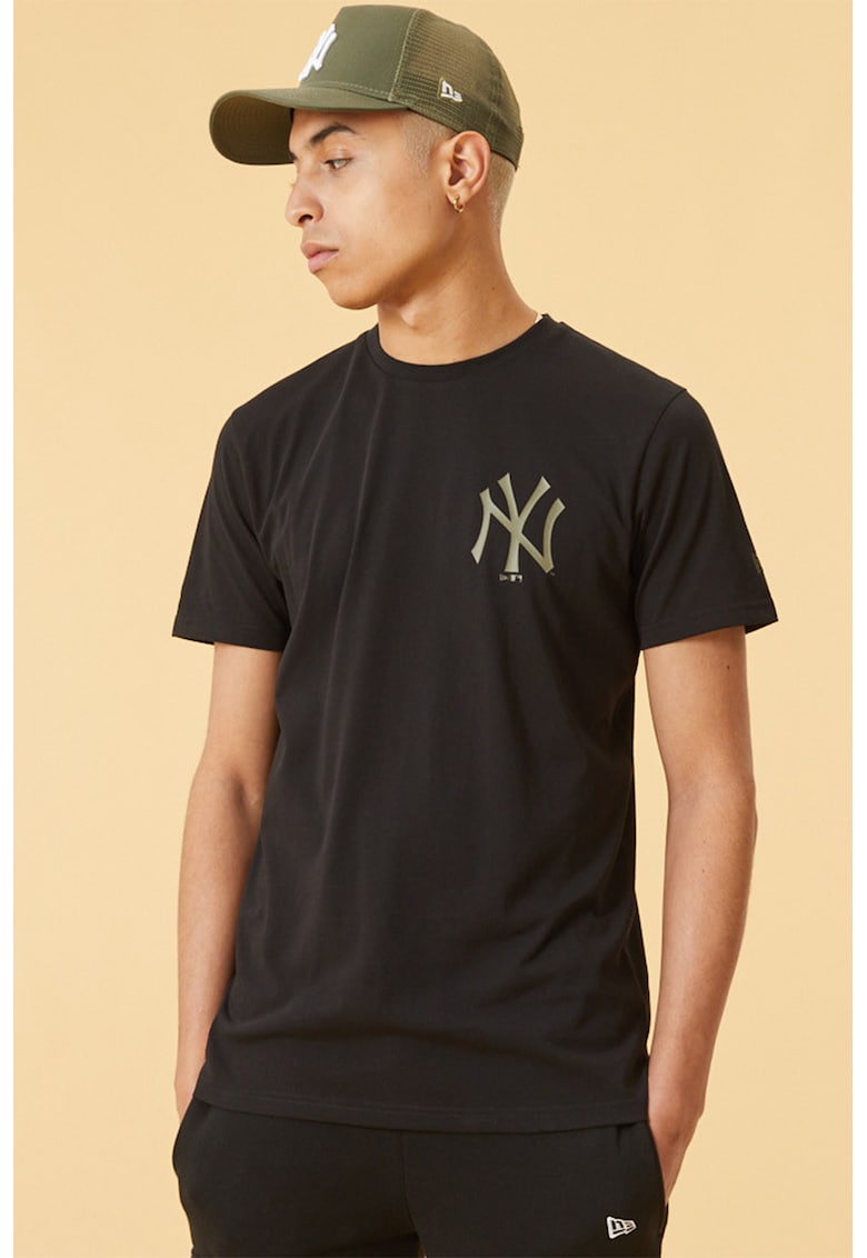 Tricou cu logo si decolteu la baza gatului New York Yankees MLB Left Chest Team fashiondays.ro  Imbracaminte