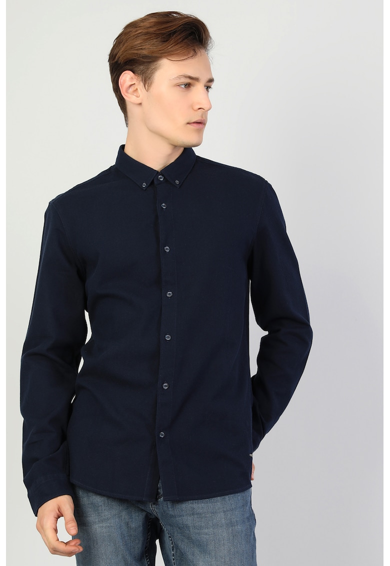 Camasa slim fit cu guler ascutit