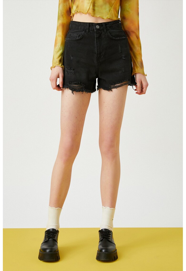 Pantaloni scurti din denim cu aspect deteriorat