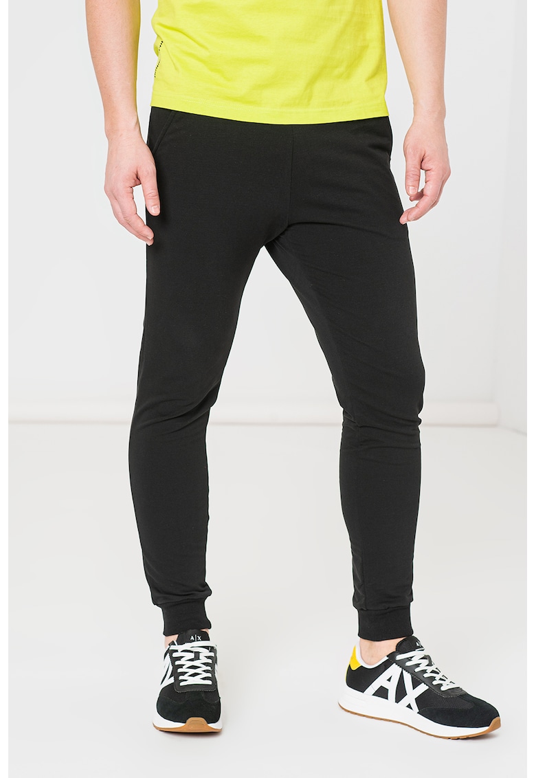 Pantaloni sport slim fit cu buzunar laterale