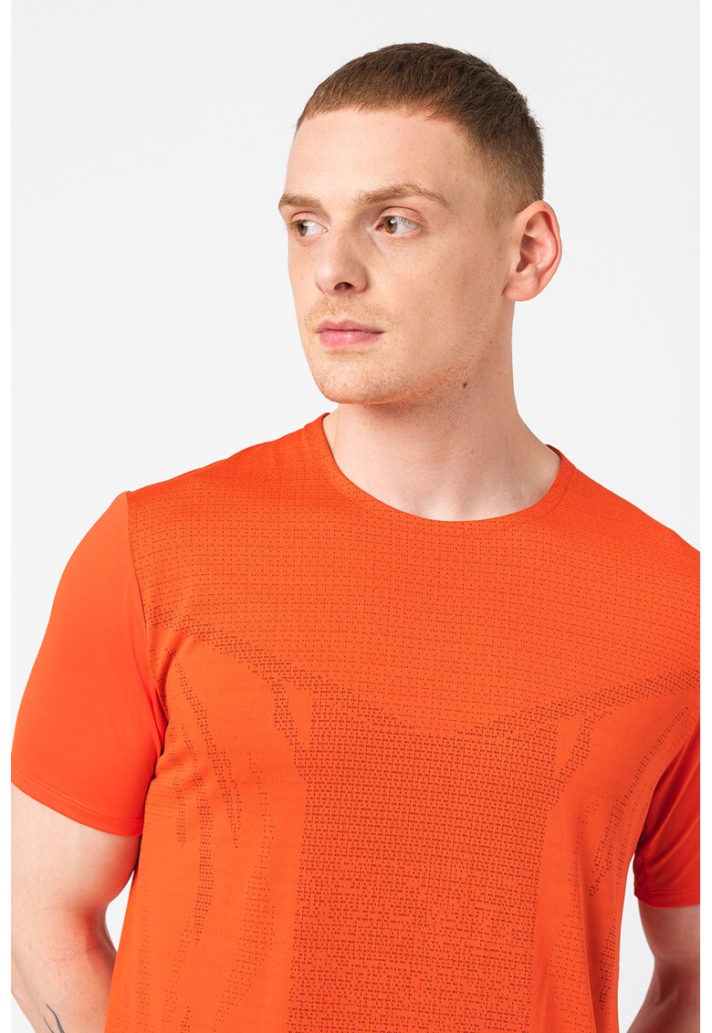 Tricou cu tehnologie Dri-Fit si logo – pentru alergare Trail Rise fashiondays.ro  Imbracaminte