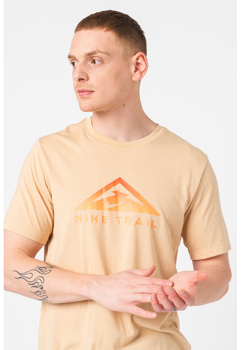 Тениска за бягане с Dri-FIT Nike