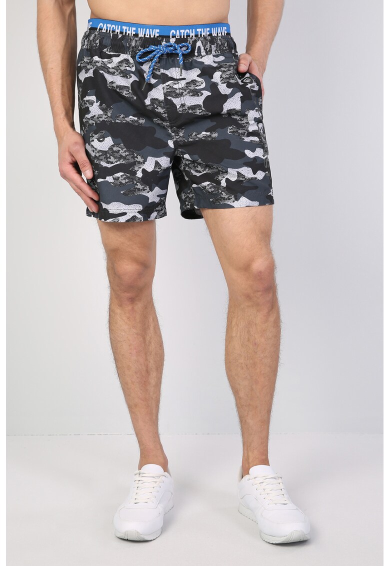 Pantaloni scurti de baie cu model camuflaj