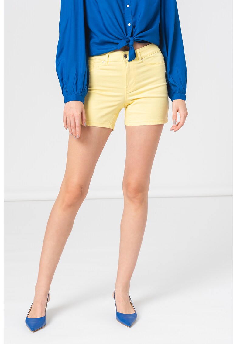 Къс панталон Seven със средновисока талия Vero Moda