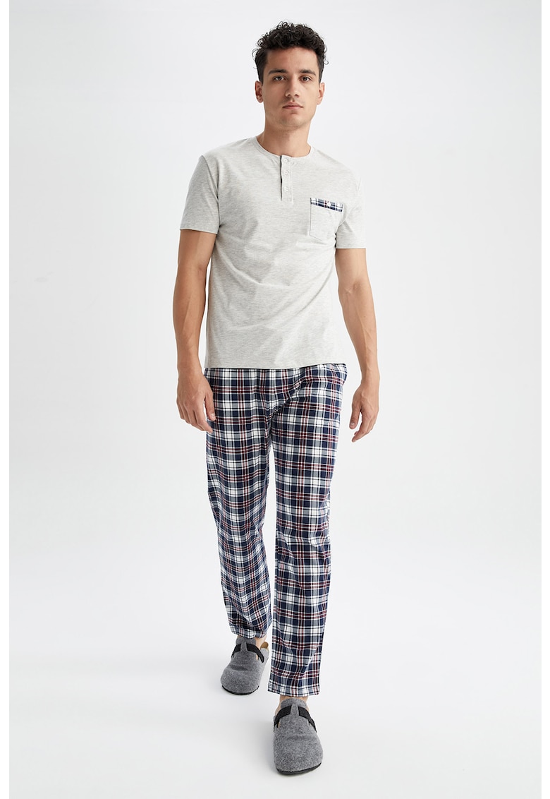 Pijama regular fit cu model in carouri DeFacto imagine noua 2022