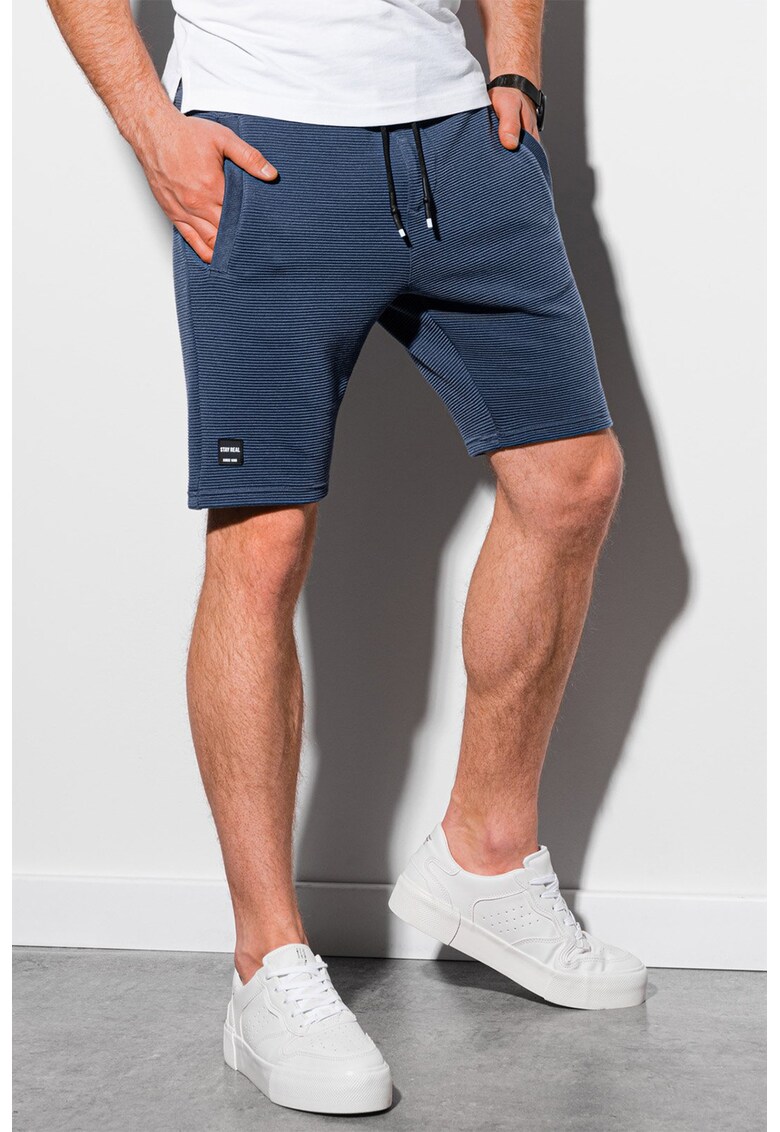 Pantaloni scurti cu snur si aspect striat