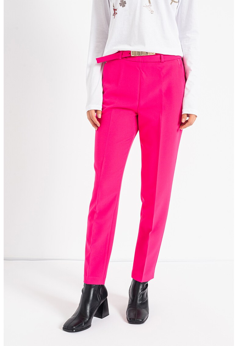 Pantaloni slim fit cu o curea