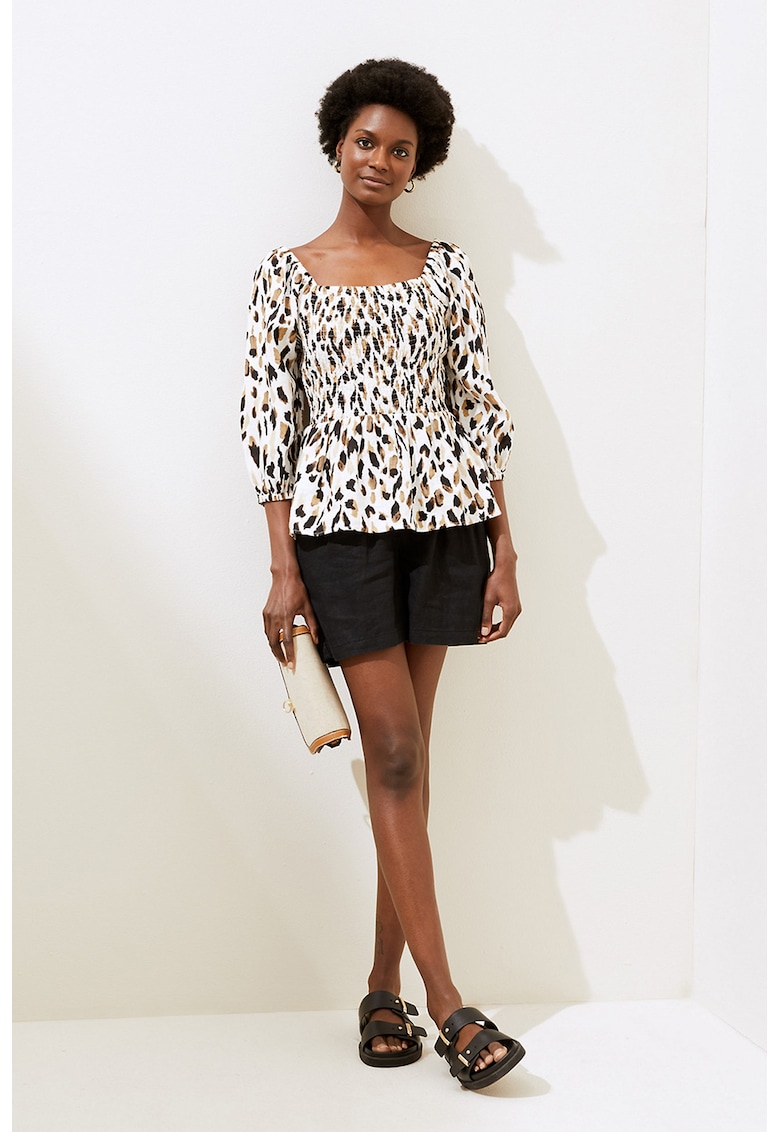 Bluza cu decolteu pe umeri si animal print