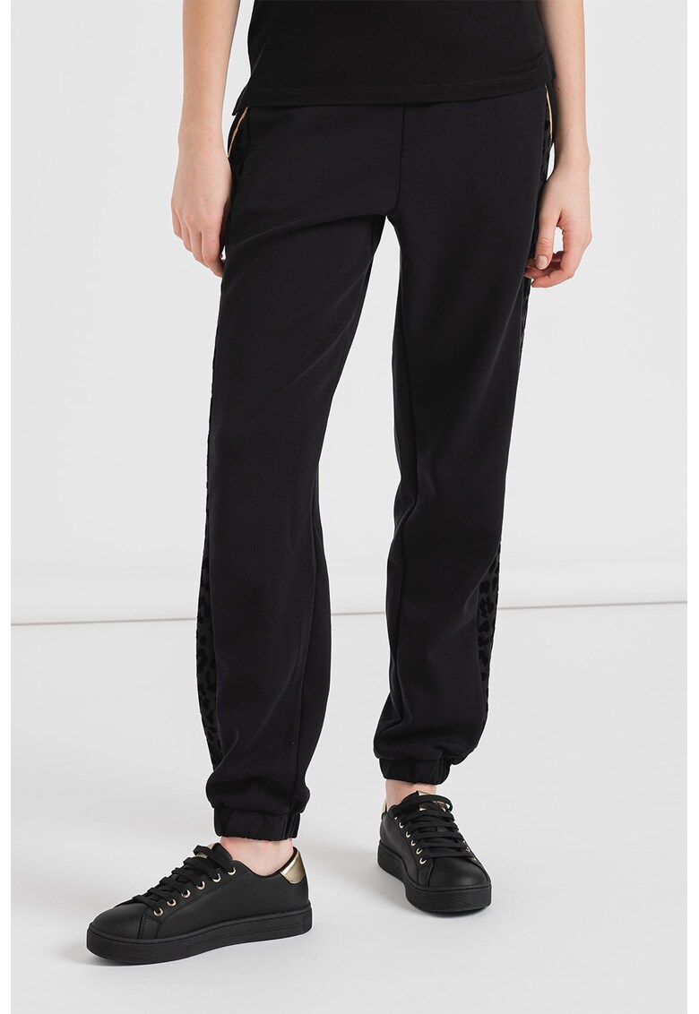 Pantaloni sport din amestec de modal cu detaliu cu animal print