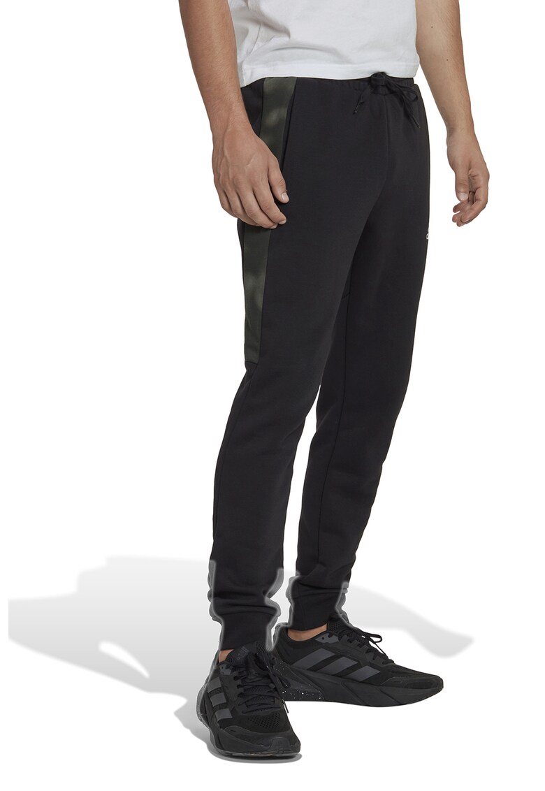 Pantaloni sport cu buzunare laterale Camo