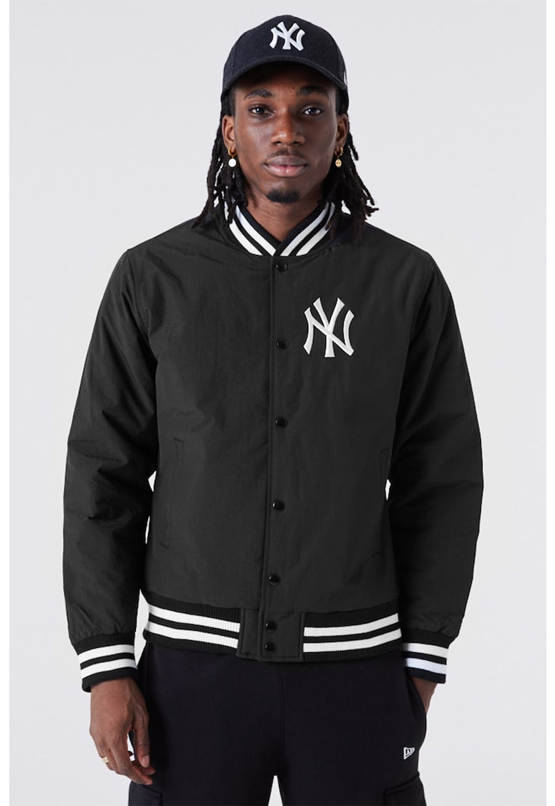 Jacheta bomber cu broderie logo New York Yankees Bărbați imagine noua gjx.ro