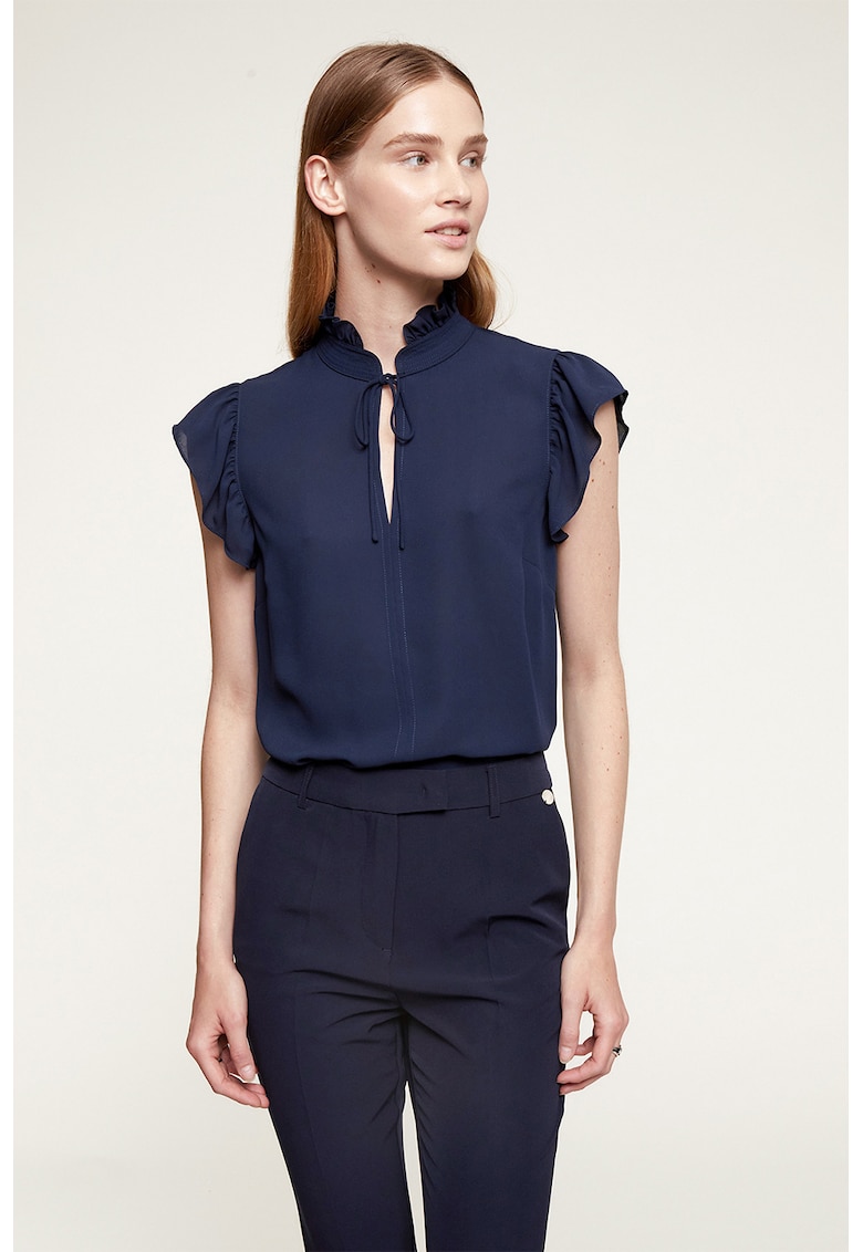 Bluza vaporoasa cu volane