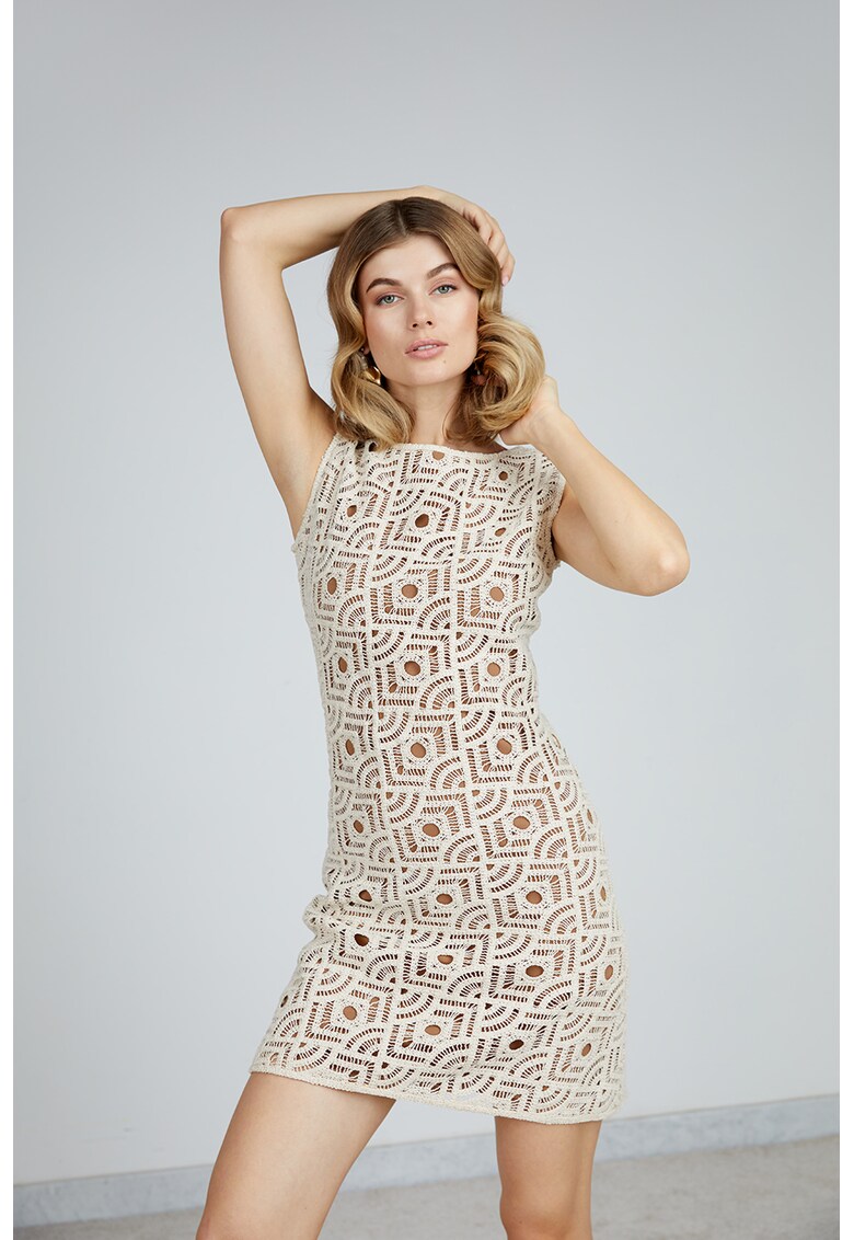 Rochie mini cu model cu perforatii