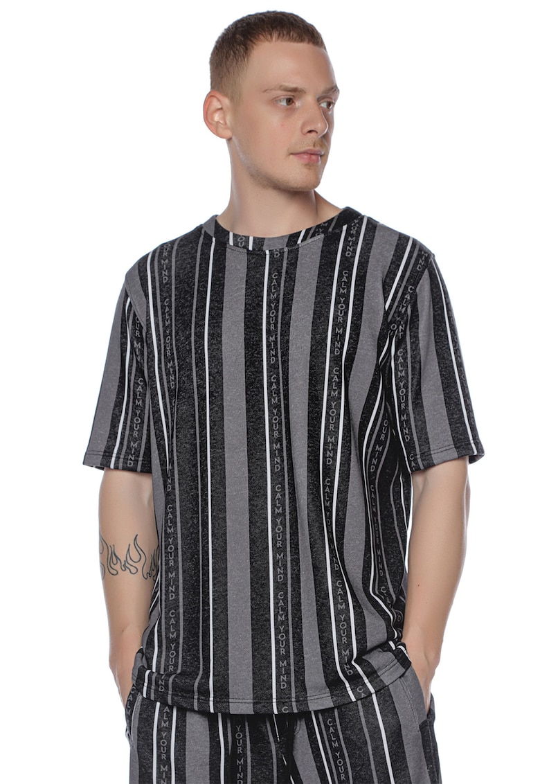 Tricou unisex relaxed fit cu model in dungi dungi