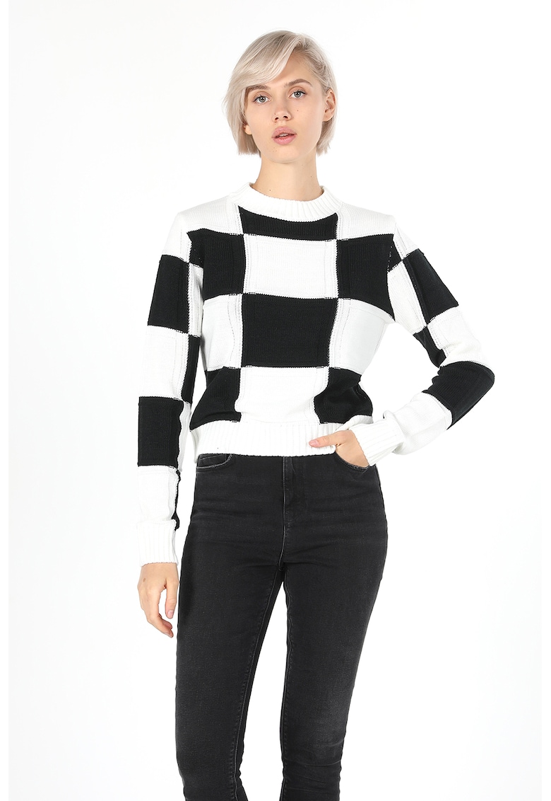 Pulover in carouri cu terminatii striate