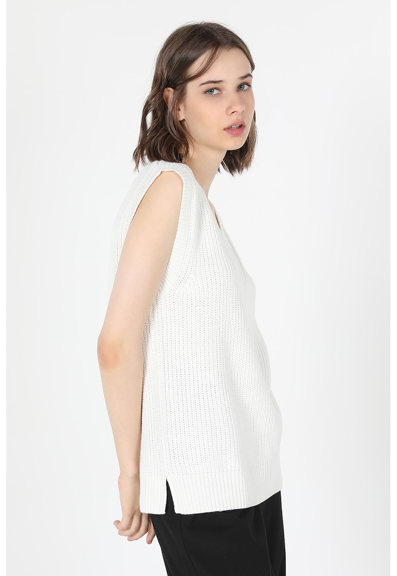 Vesta striata cu decolteu in V