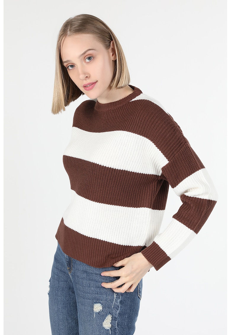 Pulover cu maneci cazute si dungi