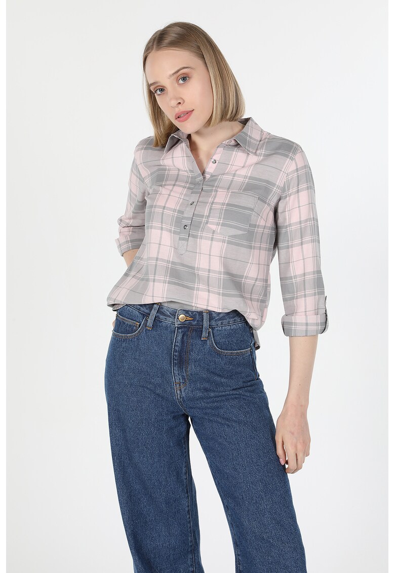 Bluza cu model in carouri si fenta cu capse