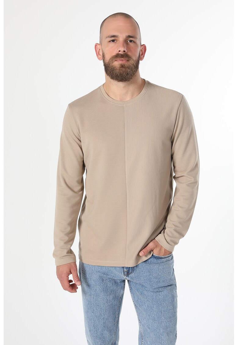 Bluza striata cu decolteu la baza gatului