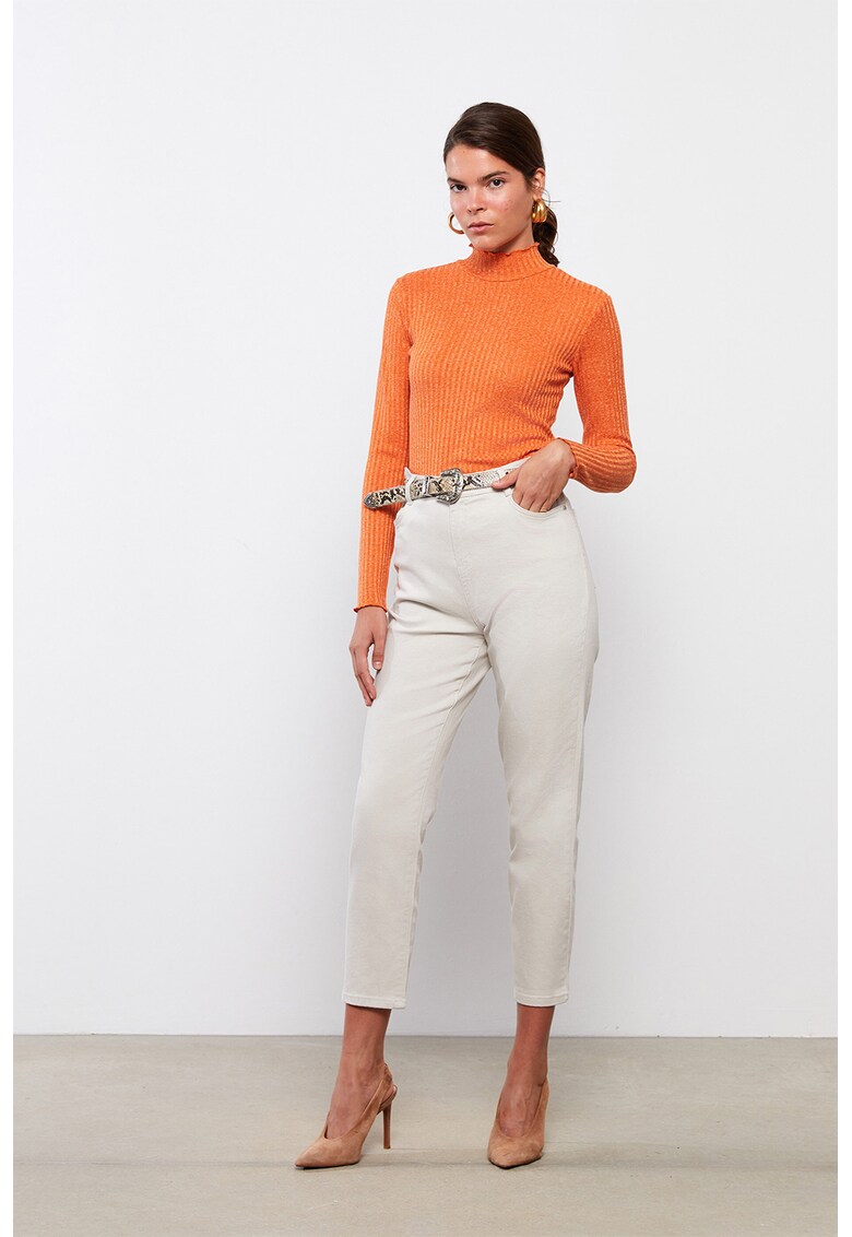 Pantaloni crop cu talie inalta