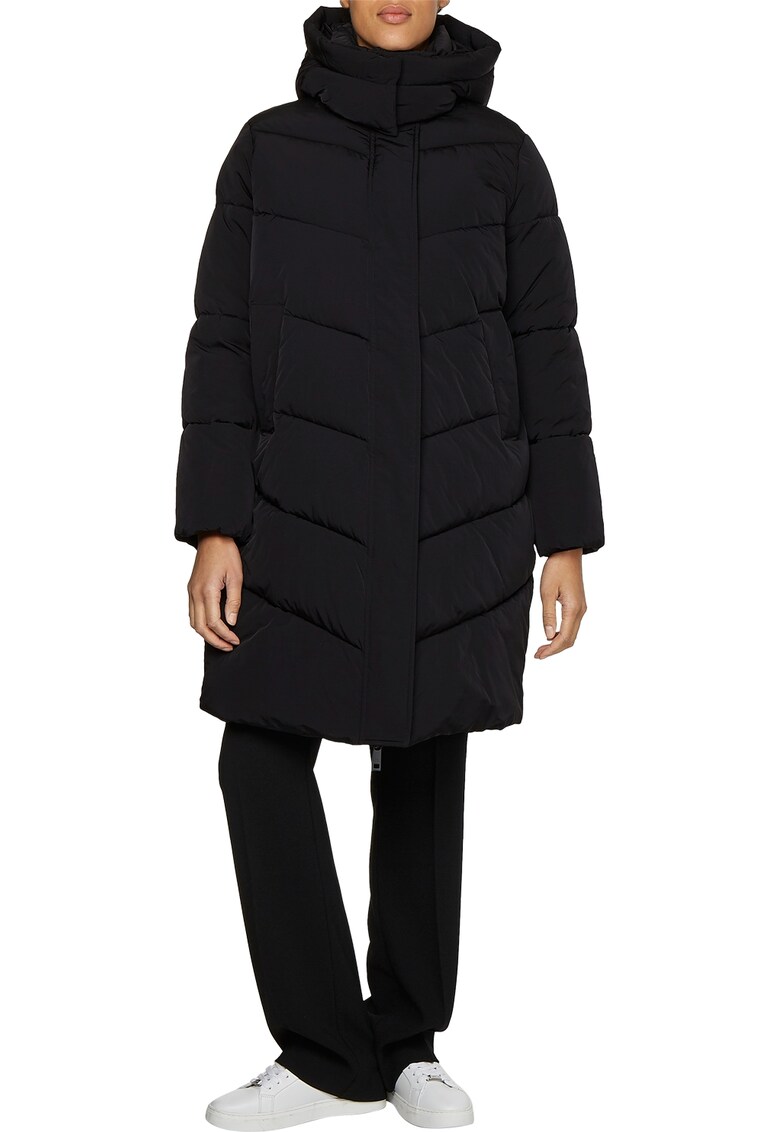 Geaca regular fit cuvatelina si aspect matlasat