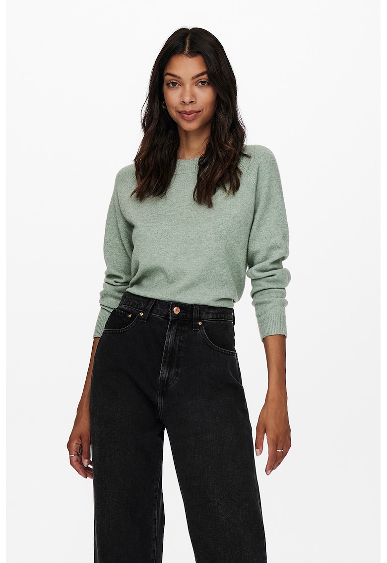 Pulover tricotat fin cu maneci raglan