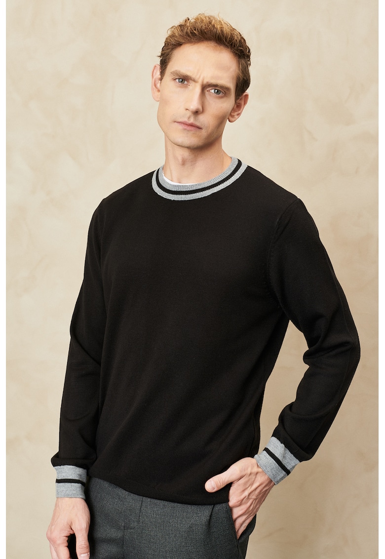 Pulover cu accente in dungi