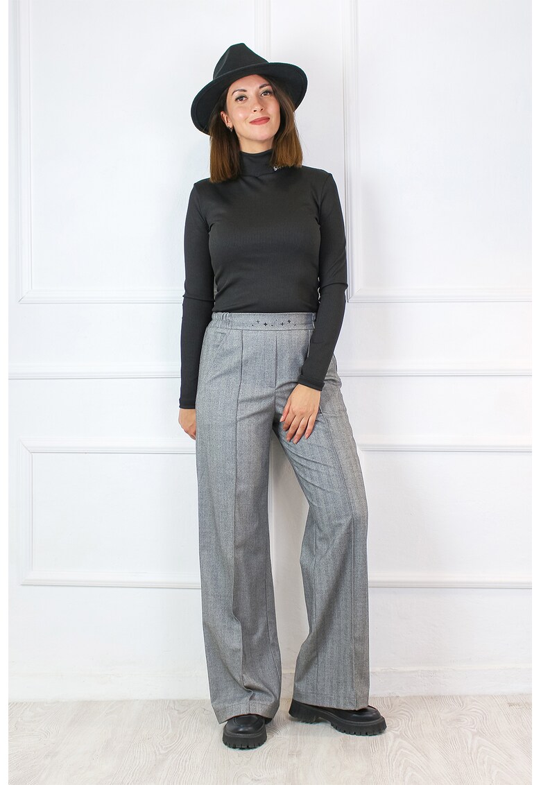 Pantaloni cu croiala ampla si model herringbone