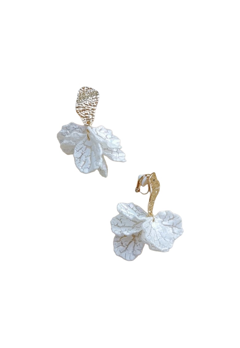 Cercei aurii - cu clips si petale albe - Edny C2 -