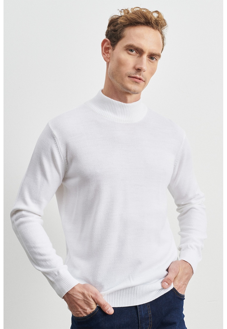 Pulover tricotat fin cu terminatii striate