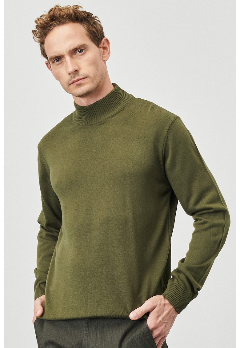 Pulover tricotat fin cu terminatii striate