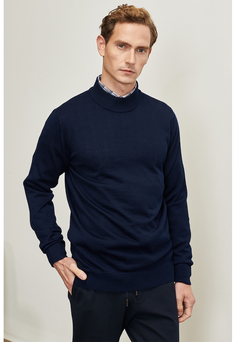 Pulover tricotat fin cu terminatii striate