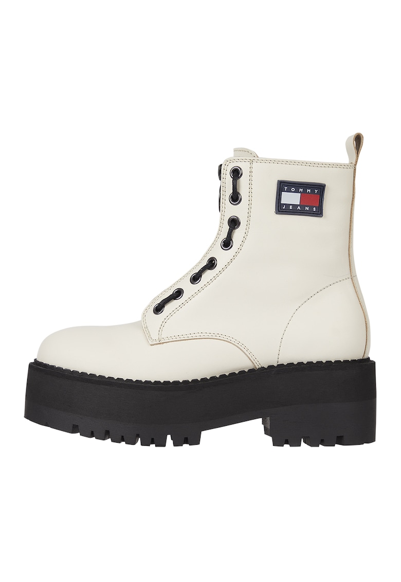 Bocanci de piele cu aspect masiv