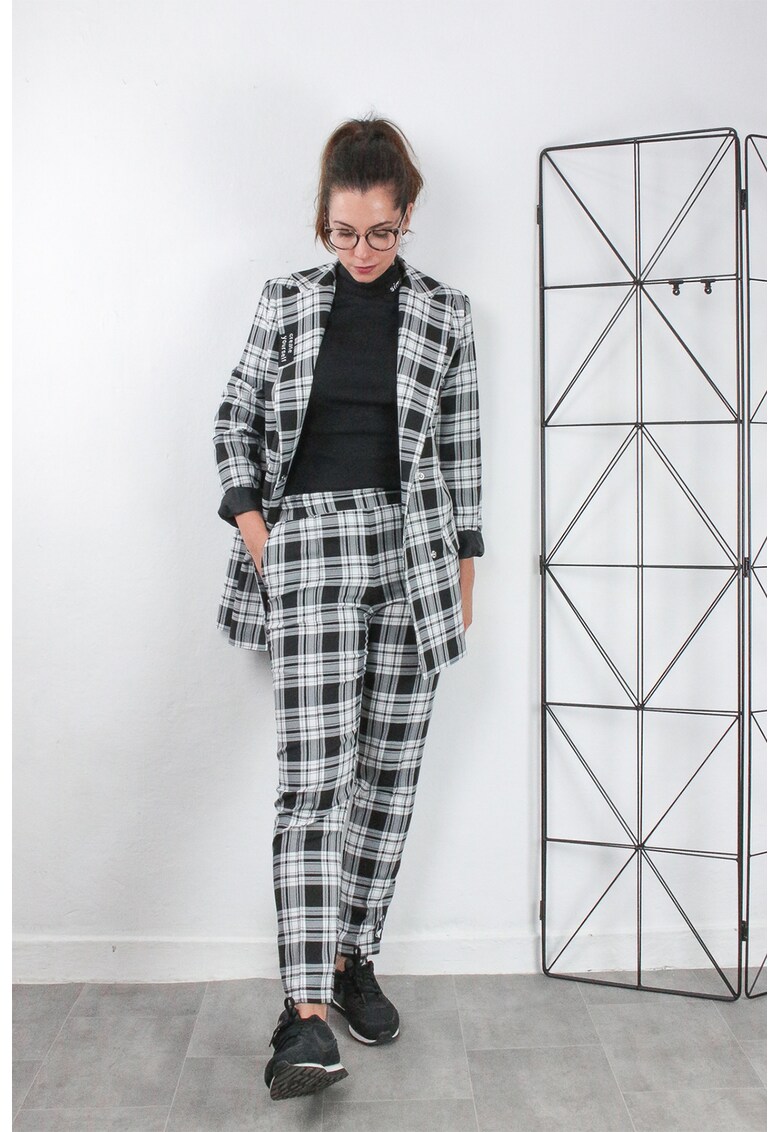 Pantaloni in carouri cu buzunare laterale